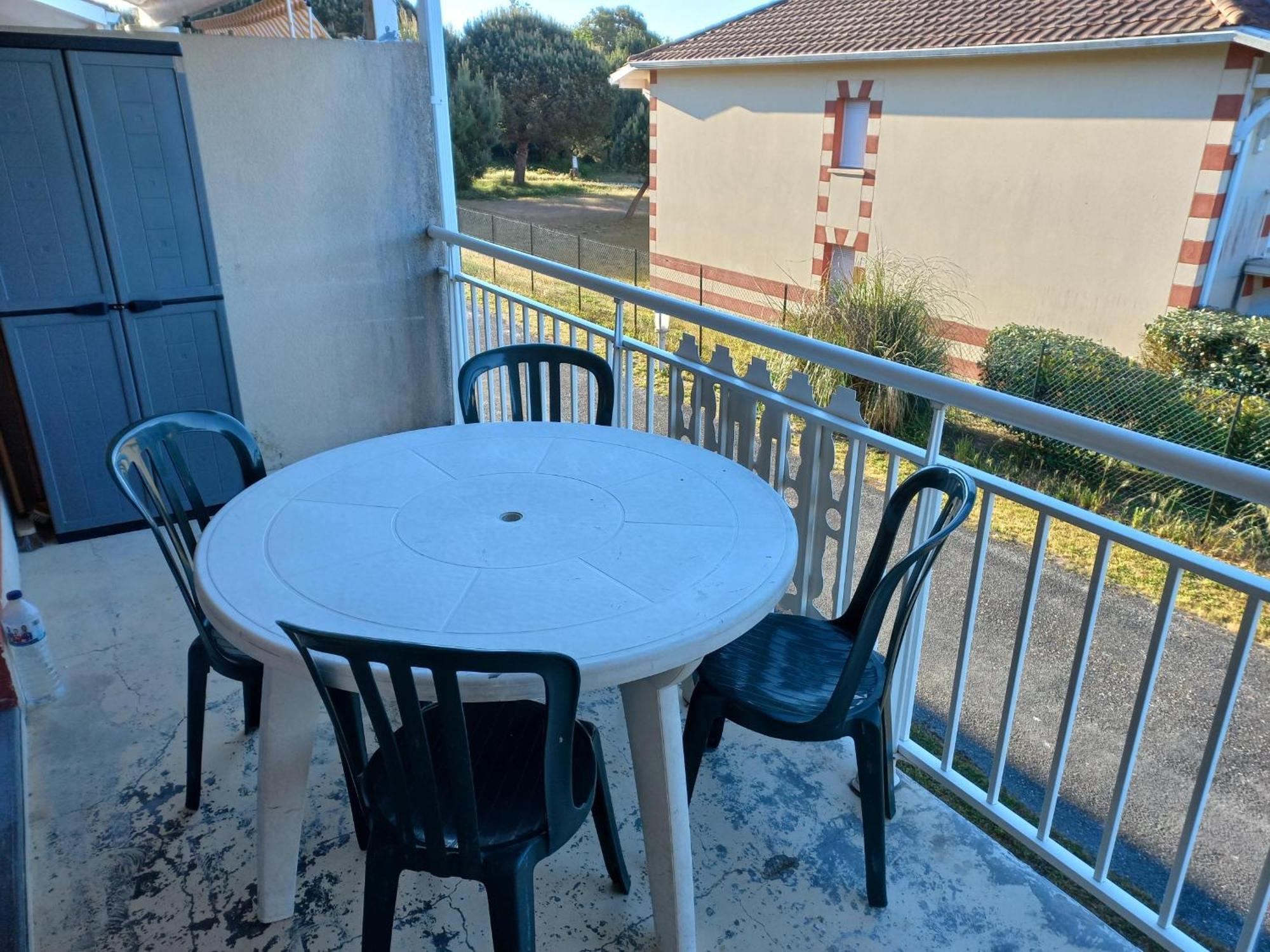Appartement Le Verdon Sur Mer Esterno foto